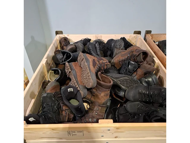 Partij diverse schoenen - afbeelding 8 van  14