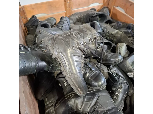 Partij diverse schoenen - afbeelding 4 van  16
