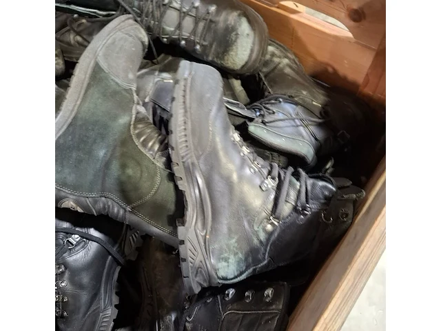 Partij diverse schoenen - afbeelding 5 van  16