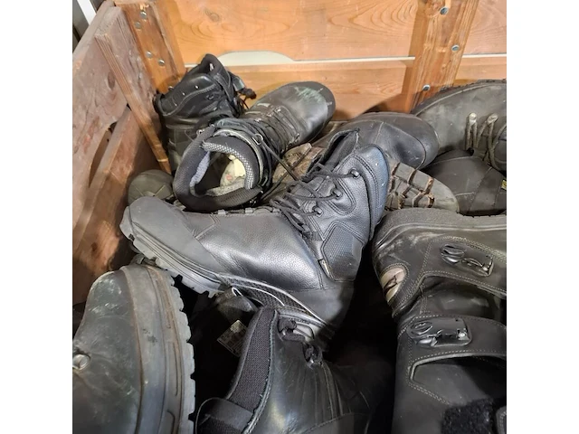 Partij diverse schoenen - afbeelding 7 van  16
