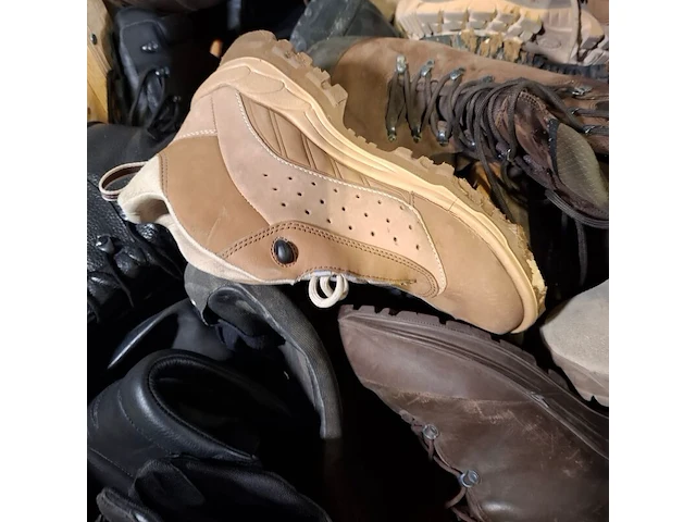 Partij diverse schoenen - afbeelding 11 van  16