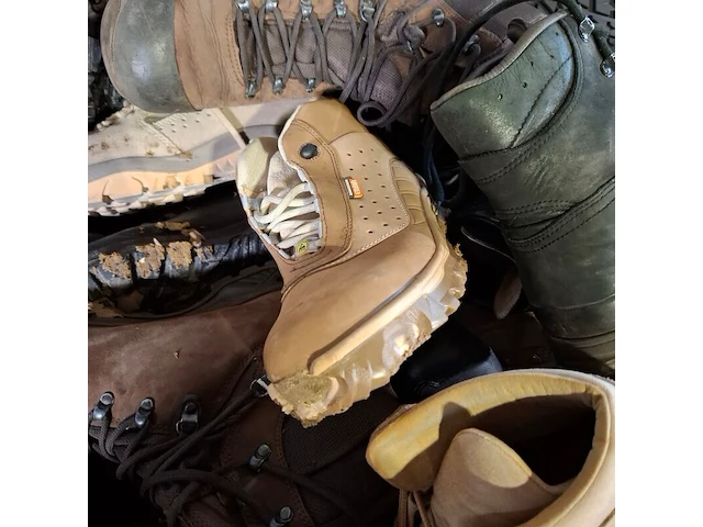 Partij diverse schoenen - afbeelding 12 van  16