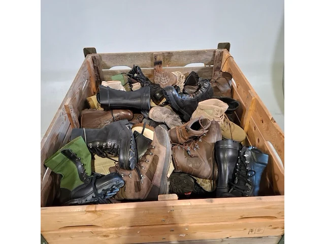 Partij diverse schoenen - afbeelding 2 van  9