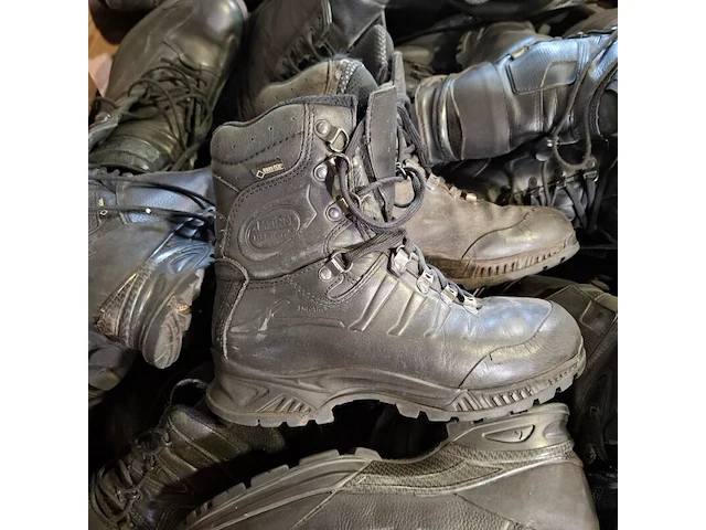 Partij diverse schoenen - afbeelding 3 van  13