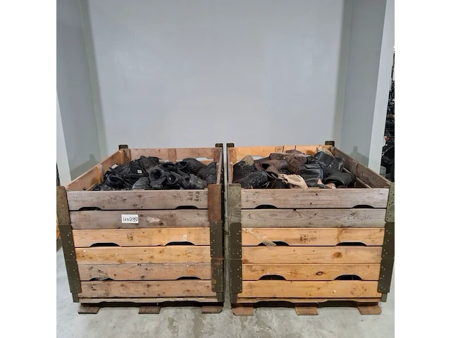 Partij diverse schoenen - afbeelding 1 van  13