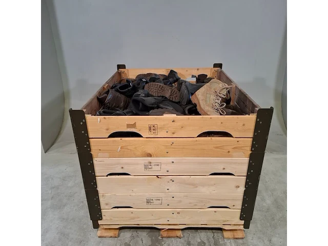 Partij diverse schoenen - afbeelding 1 van  8