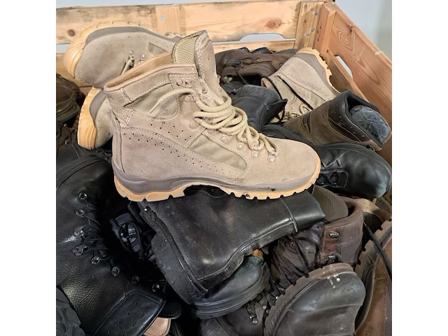 Partij diverse schoenen - afbeelding 2 van  12