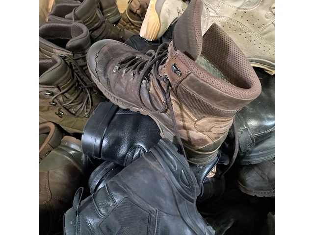 Partij diverse schoenen - afbeelding 4 van  12