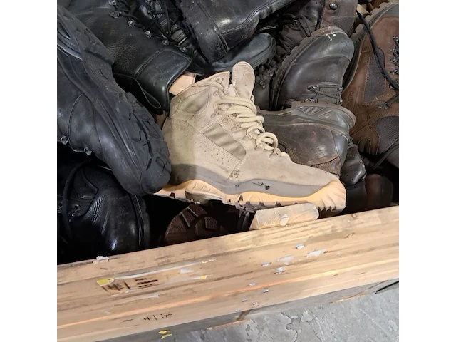 Partij diverse schoenen - afbeelding 6 van  12
