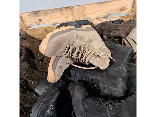 Partij diverse schoenen - afbeelding 7 van  12