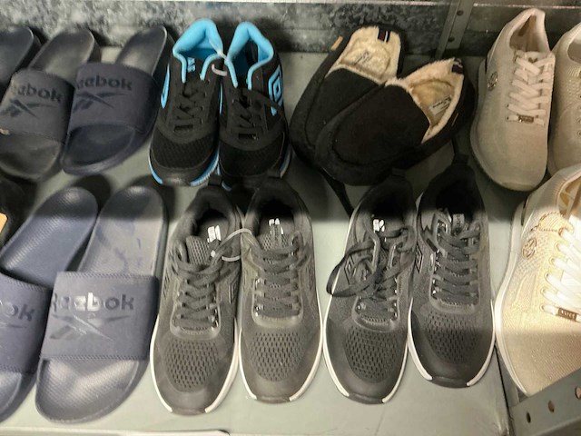 Partij diverse schoenen/slippers (15x) - afbeelding 3 van  9