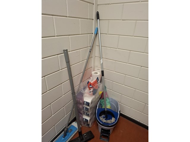 Partij diverse schoonmaak artikelen - afbeelding 9 van  10