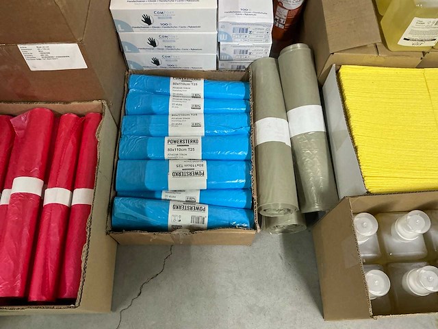 Partij diverse schoonmaak benodigdheden - afbeelding 8 van  11