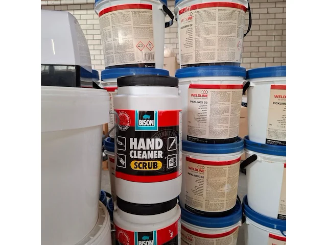 Partij diverse schoonmaak producten en toebehoren o.a. tricel, dreumex, sun - afbeelding 5 van  41