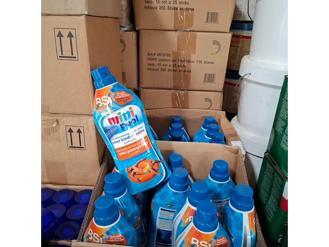 Partij diverse schoonmaak producten en toebehoren o.a. tricel, dreumex, sun - afbeelding 11 van  41