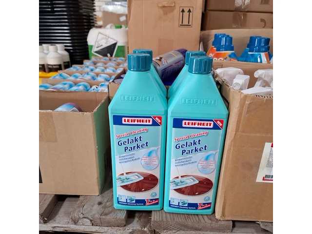 Partij diverse schoonmaak producten en toebehoren o.a. tricel, dreumex, sun - afbeelding 15 van  41