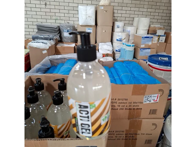 Partij diverse schoonmaak producten en toebehoren o.a. tricel, dreumex, sun - afbeelding 21 van  41
