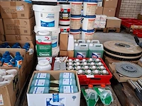 Partij diverse schoonmaak producten en toebehoren o.a. tricel, dreumex, sun - afbeelding 23 van  41