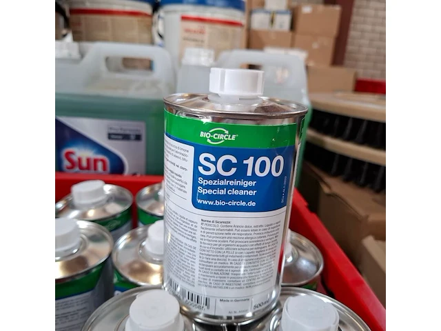 Partij diverse schoonmaak producten en toebehoren o.a. tricel, dreumex, sun - afbeelding 39 van  41