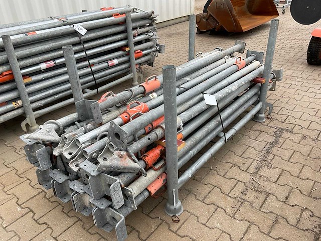 Partij diverse schroefstempels en trek en duwschoor - afbeelding 2 van  5