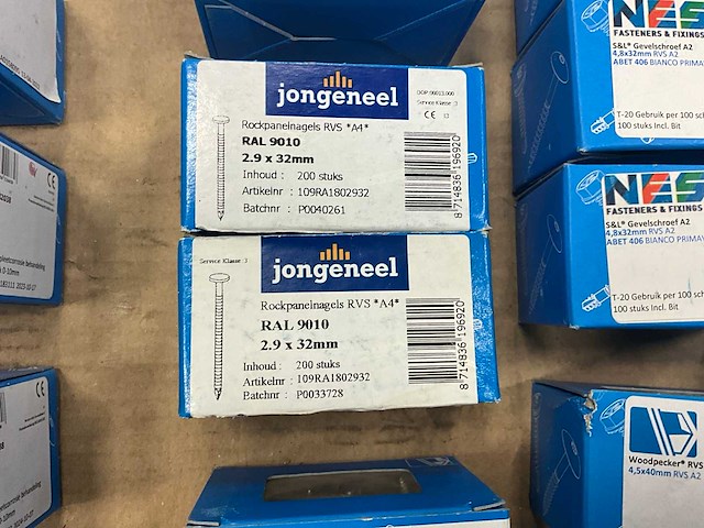 Partij diverse schroeven, draadnagels, slotbouten etc. - afbeelding 4 van  36