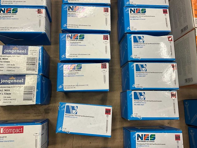 Partij diverse schroeven, draadnagels, slotbouten etc. - afbeelding 7 van  36