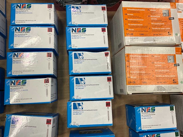 Partij diverse schroeven, draadnagels, slotbouten etc. - afbeelding 9 van  36