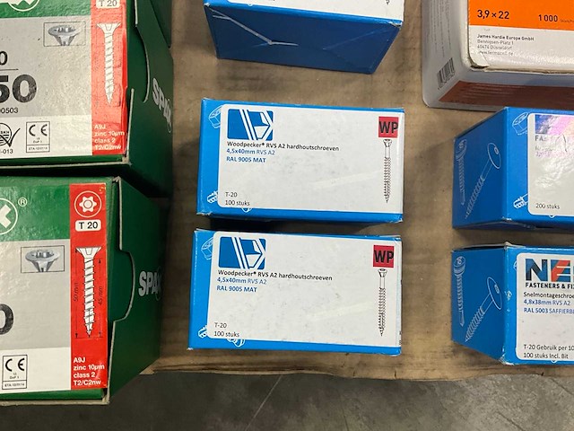 Partij diverse schroeven, draadnagels, slotbouten etc. - afbeelding 14 van  36