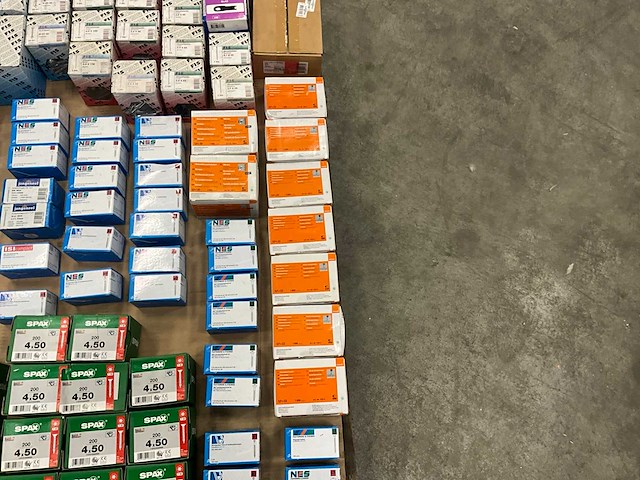 Partij diverse schroeven, draadnagels, slotbouten etc. - afbeelding 16 van  36