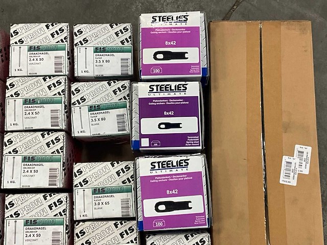 Partij diverse schroeven, draadnagels, slotbouten etc. - afbeelding 21 van  36