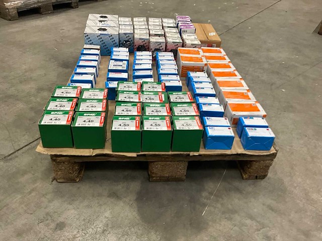 Partij diverse schroeven, draadnagels, slotbouten etc. - afbeelding 31 van  36