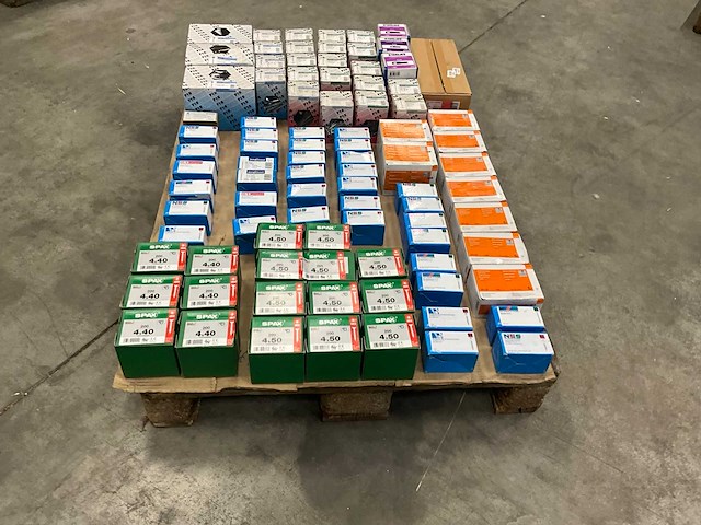 Partij diverse schroeven, draadnagels, slotbouten etc. - afbeelding 32 van  36
