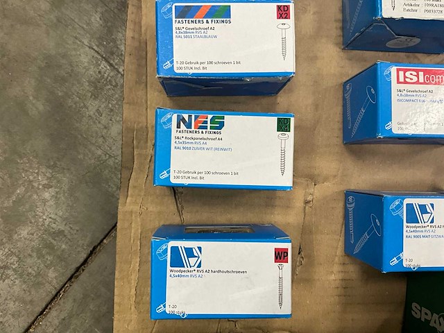 Partij diverse schroeven, draadnagels, slotbouten etc. - afbeelding 36 van  36