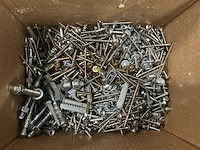 Partij diverse schroeven en bevestigingsmaterialen - afbeelding 1 van  3