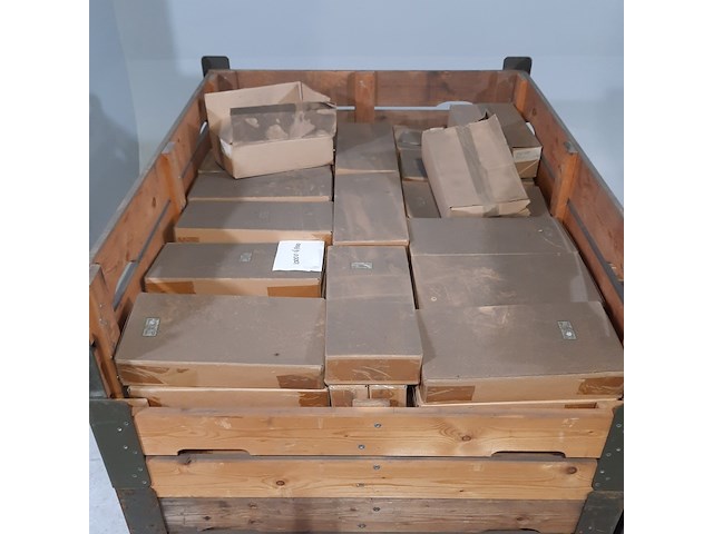 Partij diverse schroeven, o.a. big bolt - afbeelding 2 van  8