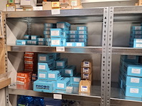 Partij diverse schroeven - afbeelding 1 van  24