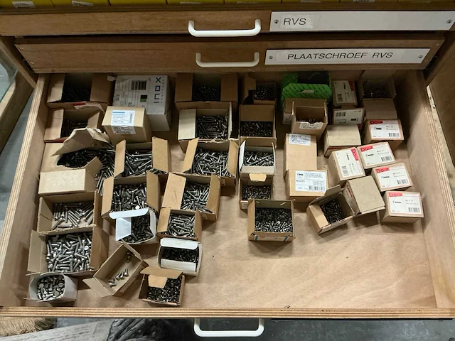 Partij diverse schroeven/ringen/bouten - afbeelding 15 van  16
