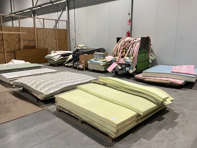 Partij diverse schuimrubbers - afbeelding 1 van  5