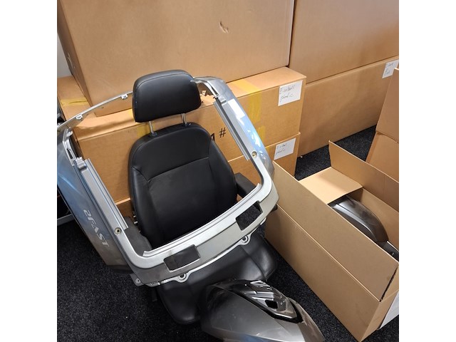 Partij diverse scooter en scootmobiel kappen o.a. e-rex, e-viball, volty. lifan - afbeelding 14 van  22