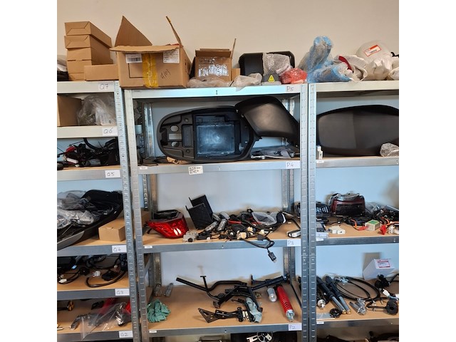 Partij diverse scooter onderdelen o.a. lifan, volty, on-e - afbeelding 4 van  53