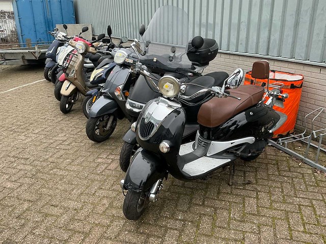 Partij diverse scooter - afbeelding 6 van  49