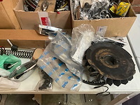 Partij diverse scooteronderdelen - afbeelding 6 van  7