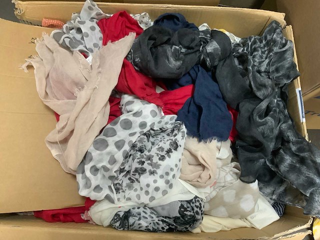 Partij diverse shawls - afbeelding 11 van  14