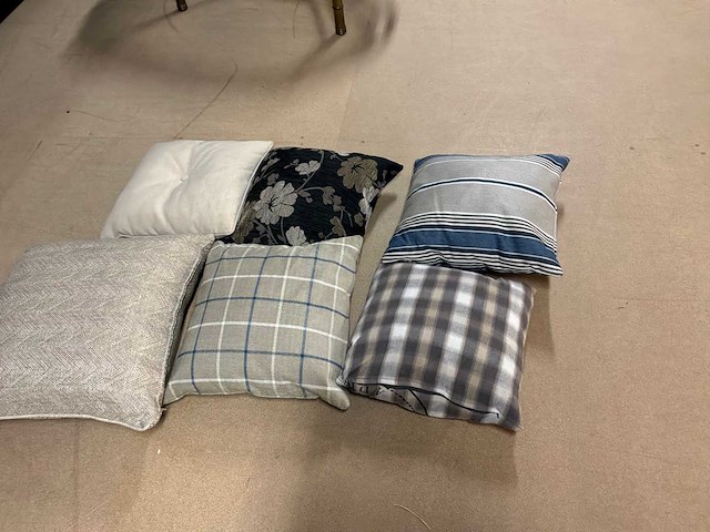 Partij diverse sierkussen (6x) - afbeelding 1 van  6