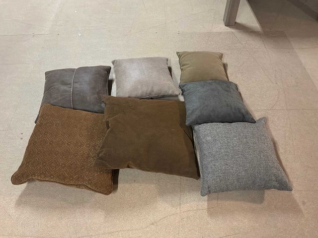 Partij diverse sierkussen (7x) - afbeelding 1 van  6