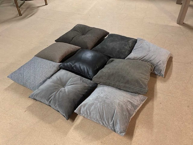 Partij diverse sierkussen (9x) - afbeelding 1 van  7