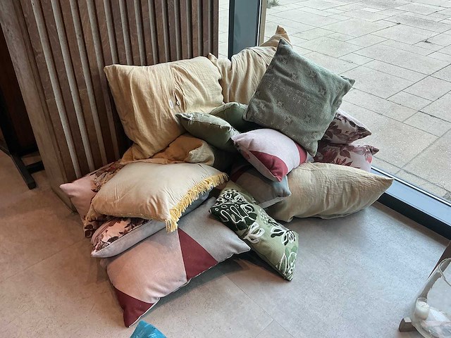 Partij diverse sierkussens - afbeelding 1 van  4