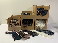 Partij diverse sjaals - afbeelding 1 van  8