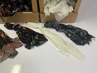 Partij diverse sjaals - afbeelding 3 van  8