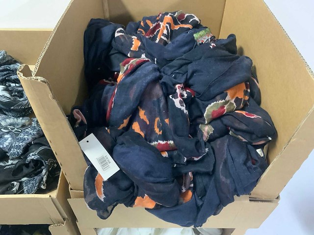 Partij diverse sjaals - afbeelding 6 van  8